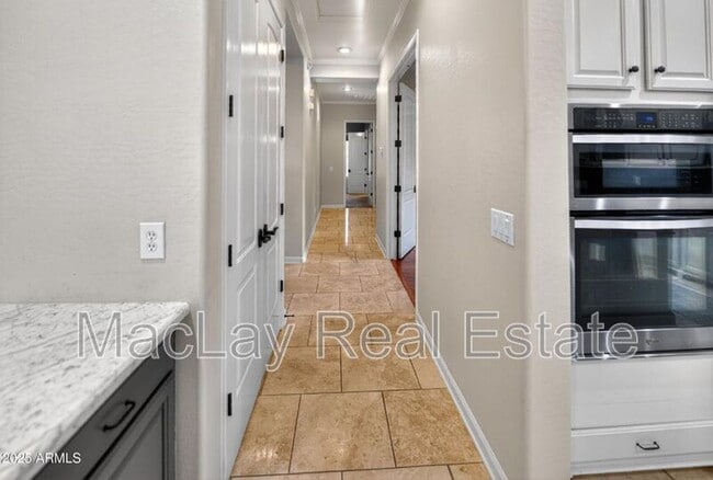 Building Photo - 527 E Tonto Dr