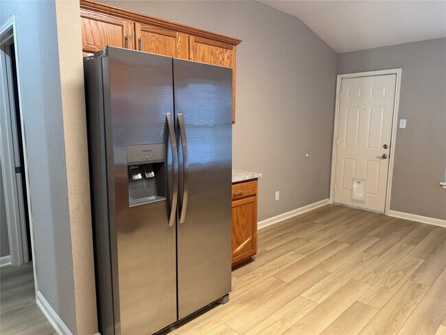 Building Photo - 1007 Barclay Dr