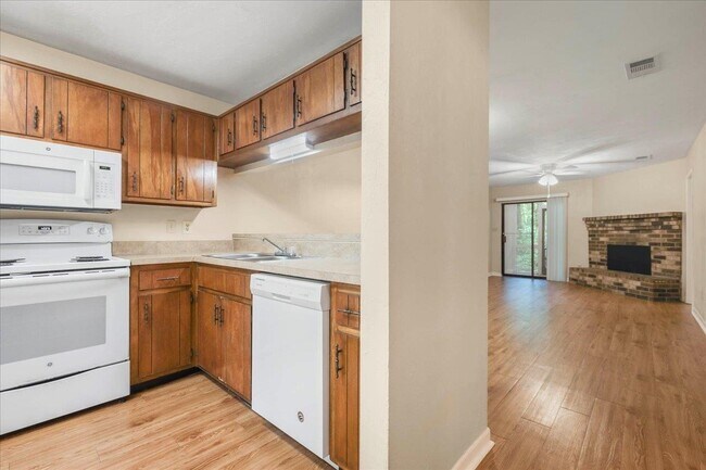 Building Photo - 3208 Ginger Dr