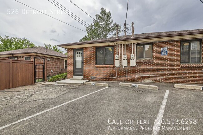 Building Photo - 526 Detroit St
