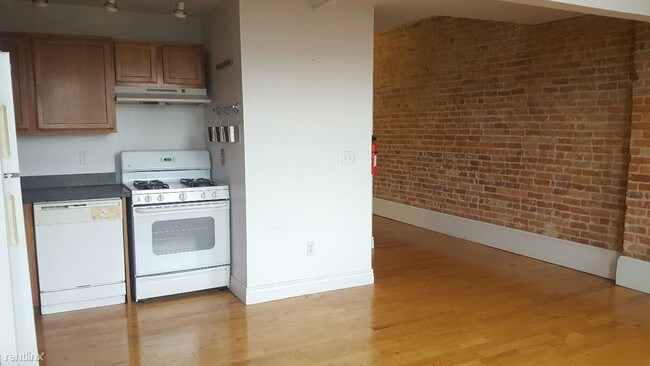 Building Photo - 1 br, 1 bath  - 206 W Michigan Ave