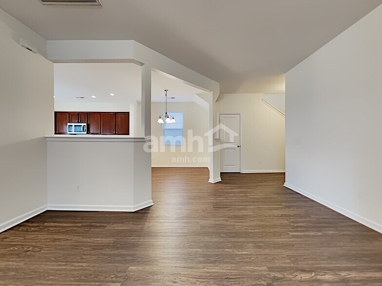 Building Photo - 271 Cameron St