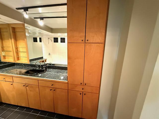 Building Photo - 3883 Turtle Creek Blvd
