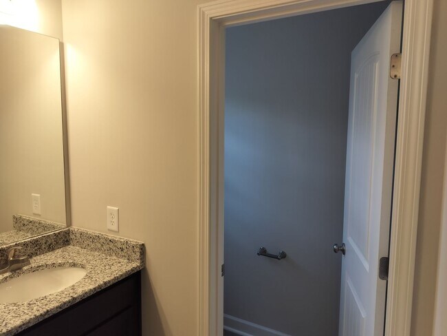 Building Photo - 1051 McKay Dr
