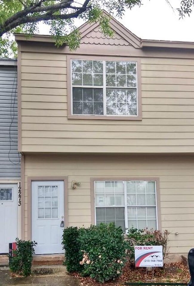 Building Photo - Great Townhome - North Central Location