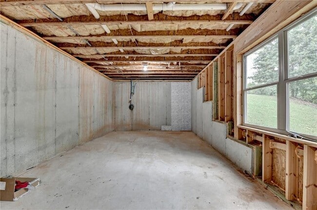 Building Photo - 2017 Yvette Wy