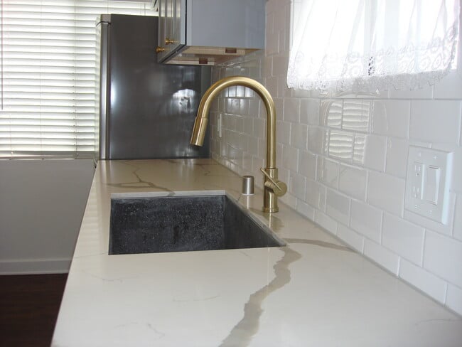 Large Recessed Sink - 6105 Monterey Rd