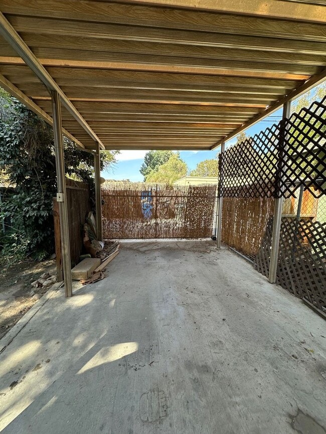 Building Photo - Charming 2-Bedroom Home in Oleander