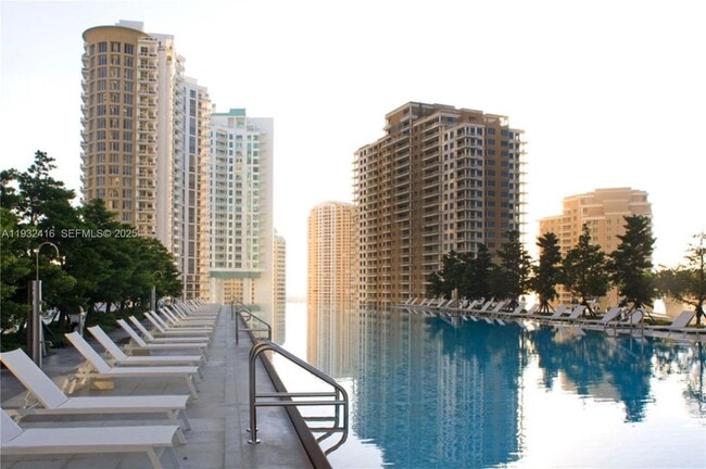 Building Photo - 495 Brickell Ave