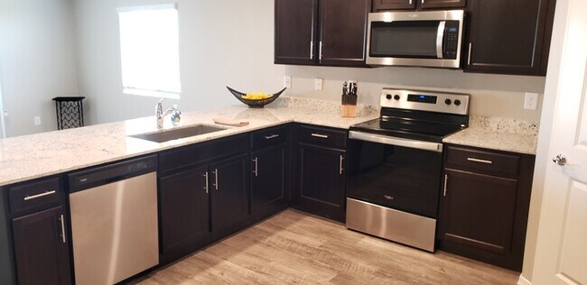 Building Photo - Beautifully upgraded home in Mission Ranch.