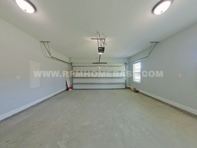 Building Photo - Elegant, 4 Bed, 3.5 bath Nearly New & Move-In Ready in Shalimar