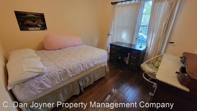 Building Photo - 5 br, 3.5 bath House - 108 W Prentiss Ave