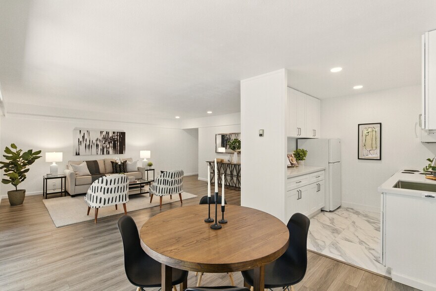 Living room- photo 4 - 67 Brookwood Rd