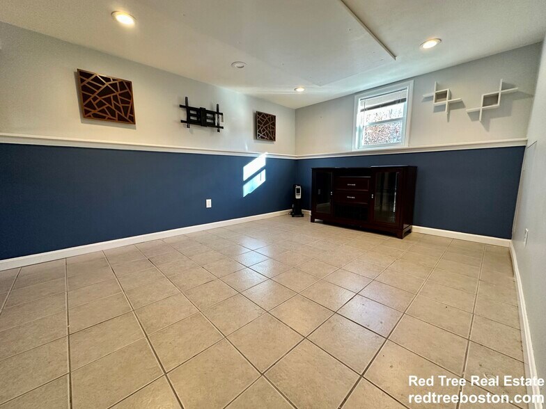 Building Photo - 62 Dunboy St