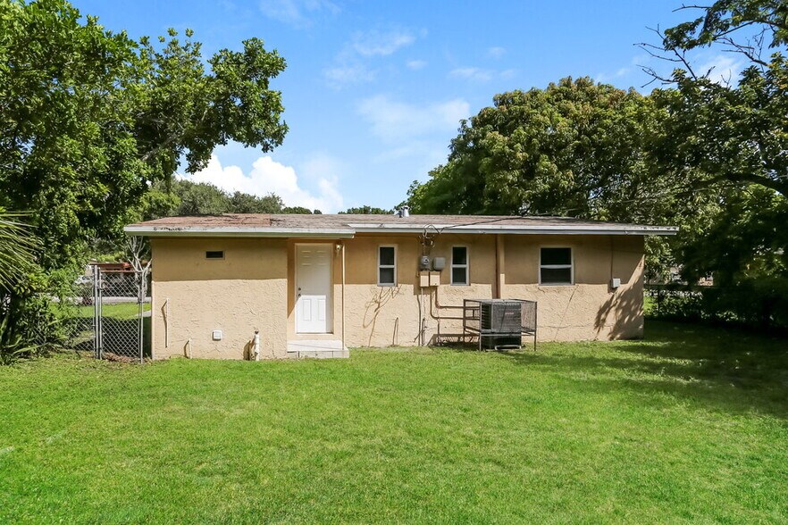 Building Photo - 1616 NW 16th St