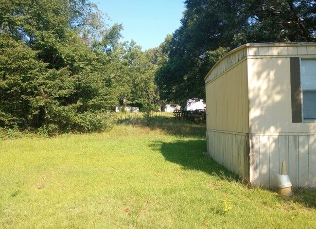 Building Photo - 2 Bedroom Mobile Home in Iva