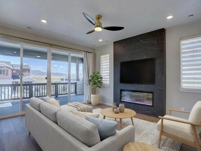 Building Photo - 8800 Hugo Dr