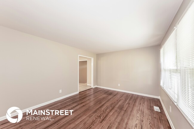 Building Photo - 105 16th Terrace NE
