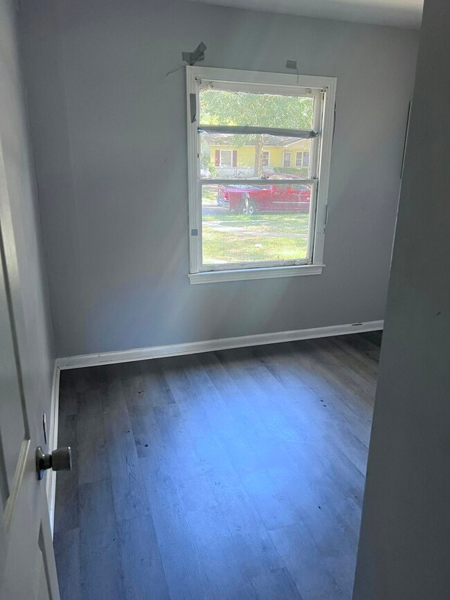 Building Photo - 1608 Hartwell Dr