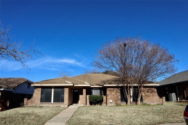 Building Photo - 2731 Eagle Pass
