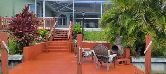 Dock - 704 SW 11th Pl