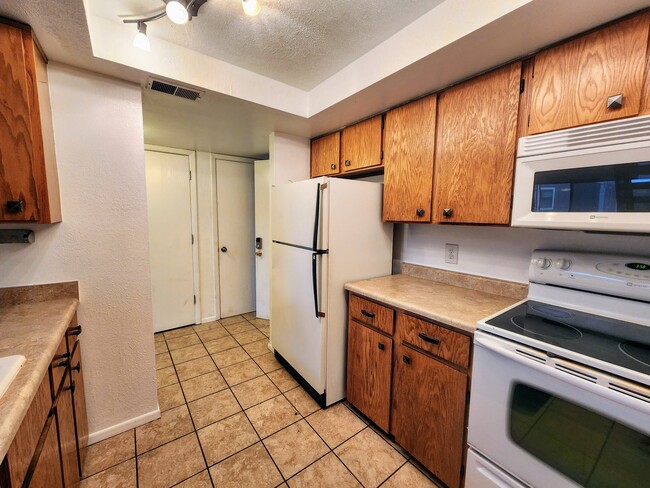 Kitchen - 4896 S Dudley St