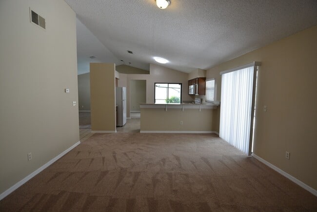 Building Photo - WINDERMERE 4br 2.5ba POOL HOME. Rent includes pool service!