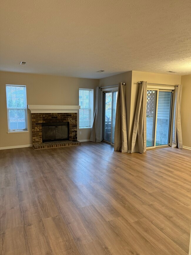 Building Photo - 1390 Cedarwood Dr