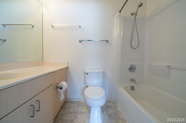 Building Photo - Available now!  3-bedroom, 2-bath, 2 parking Townhome in Mililani Mauka