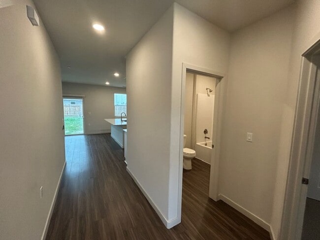 Building Photo - Newer 5 Bedroom 3 Bathroom in Tulare Coming Soon!!