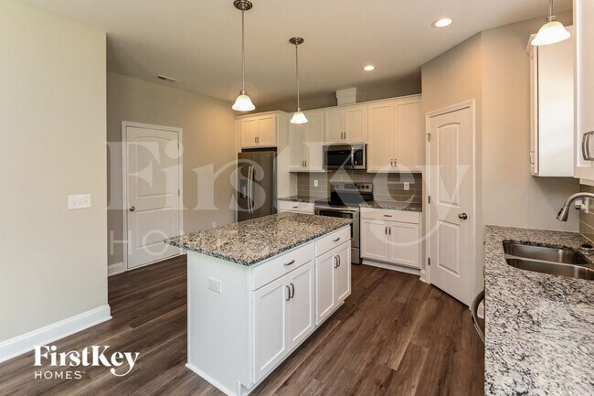 Building Photo - 6315 Bluffton Ln