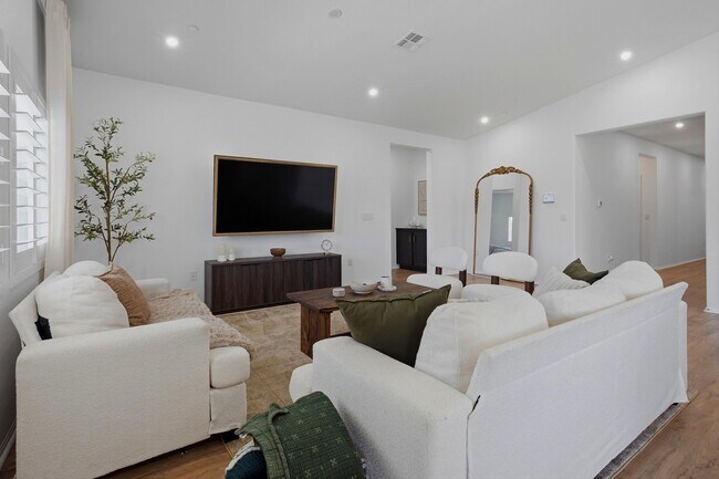 Building Photo - 83110 Raven Ln