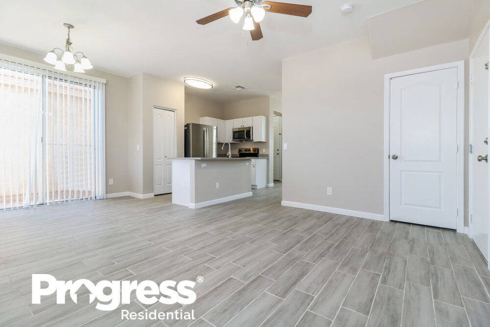 Building Photo - 111 N 65th Dr