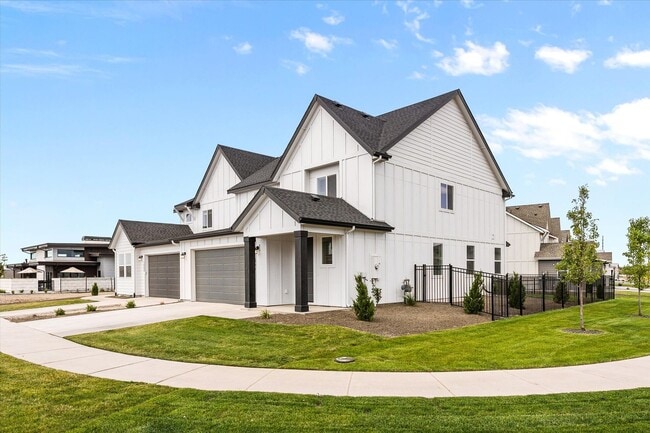 Building Photo - BRAND NEW Stunning 4-Bed, 3-Bath Townhome That Feels Like a Detached House