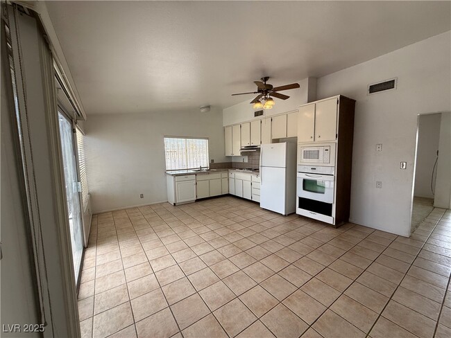 Building Photo - 2206 Sunnyslope Ave