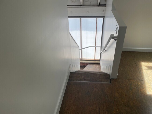 Building Photo - 950 56th St