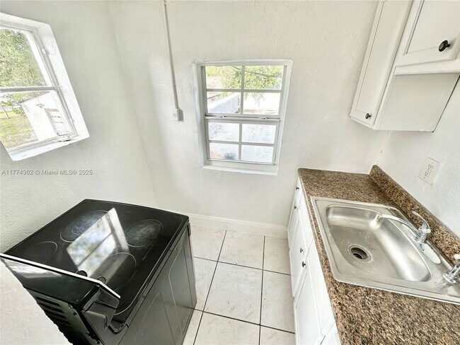 Building Photo - 1278 NW 44th St