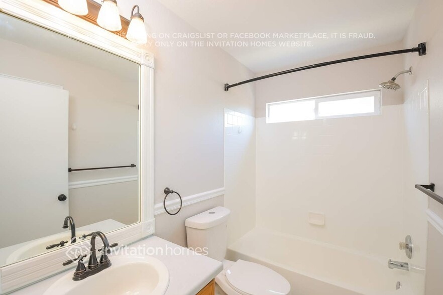 Building Photo - 3538 S Ceylon Way