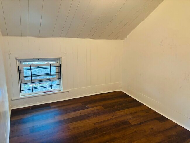 Building Photo - 5 Shedds Ave