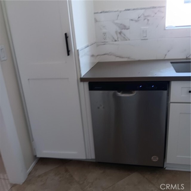 Building Photo - 1419 W 179th St