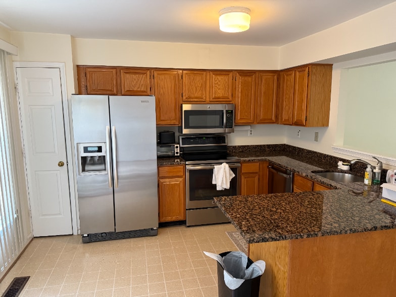 Building Photo - 226 Lynn Manor Dr