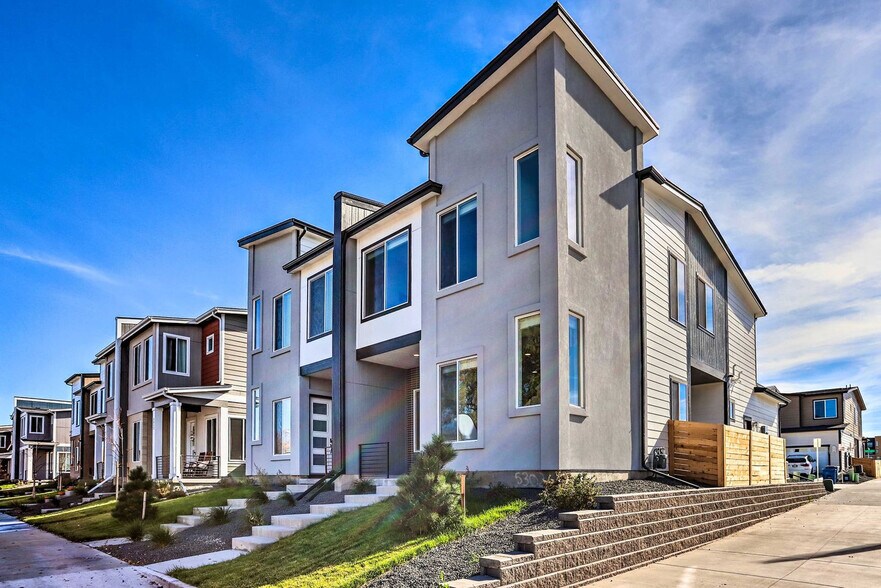 Building Photo - 5306 E 64th Ave