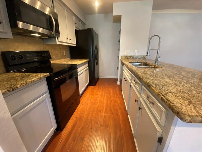 Building Photo - 10616 Mellow Ln