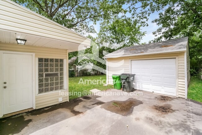 Building Photo - 19209 Cherrywood Ln