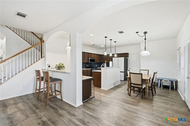 Building Photo - 1410 Katie Lynch Dr