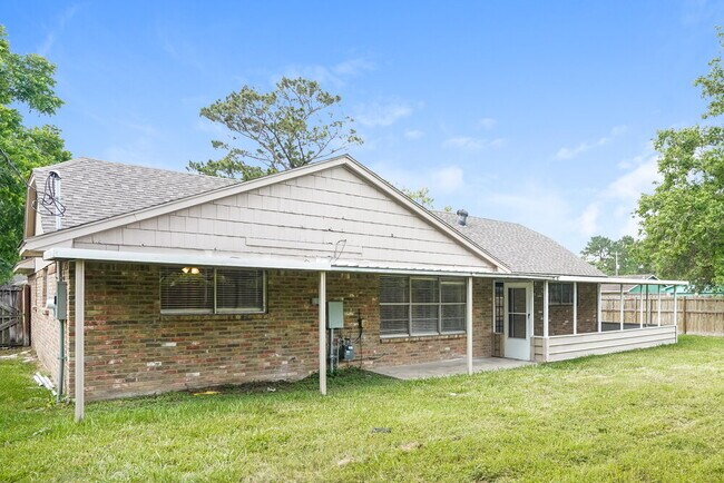 Building Photo - 332 Coventry Ln