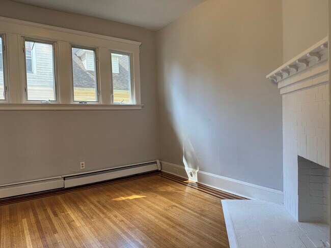 Building Photo - 812 Orange St