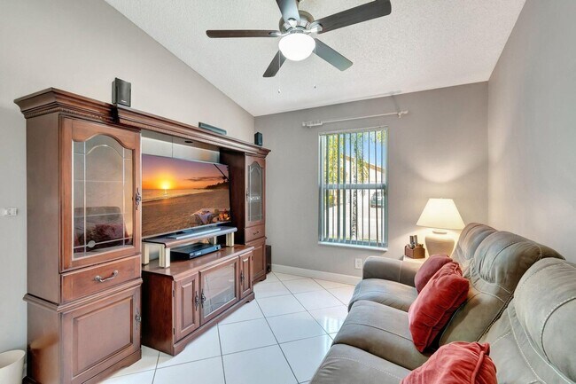Building Photo - Waterway Cove