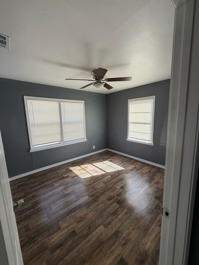 Building Photo - 1419 N Arapahoe St