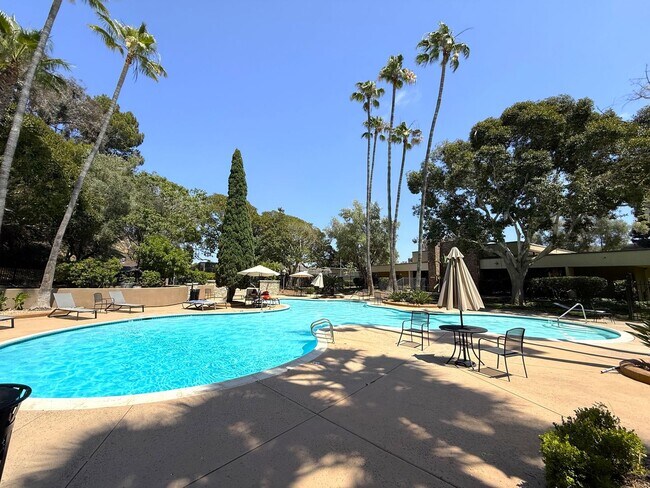 Building Photo - 6416 Friars Rd